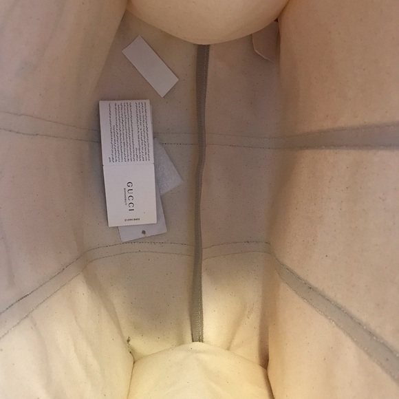 Authentic NEW GUCCI Ouroboro Ivory print tote - Picture 8 of 8